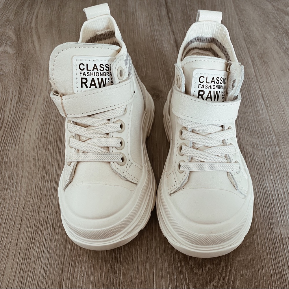 Baby beige strapped boots ♡